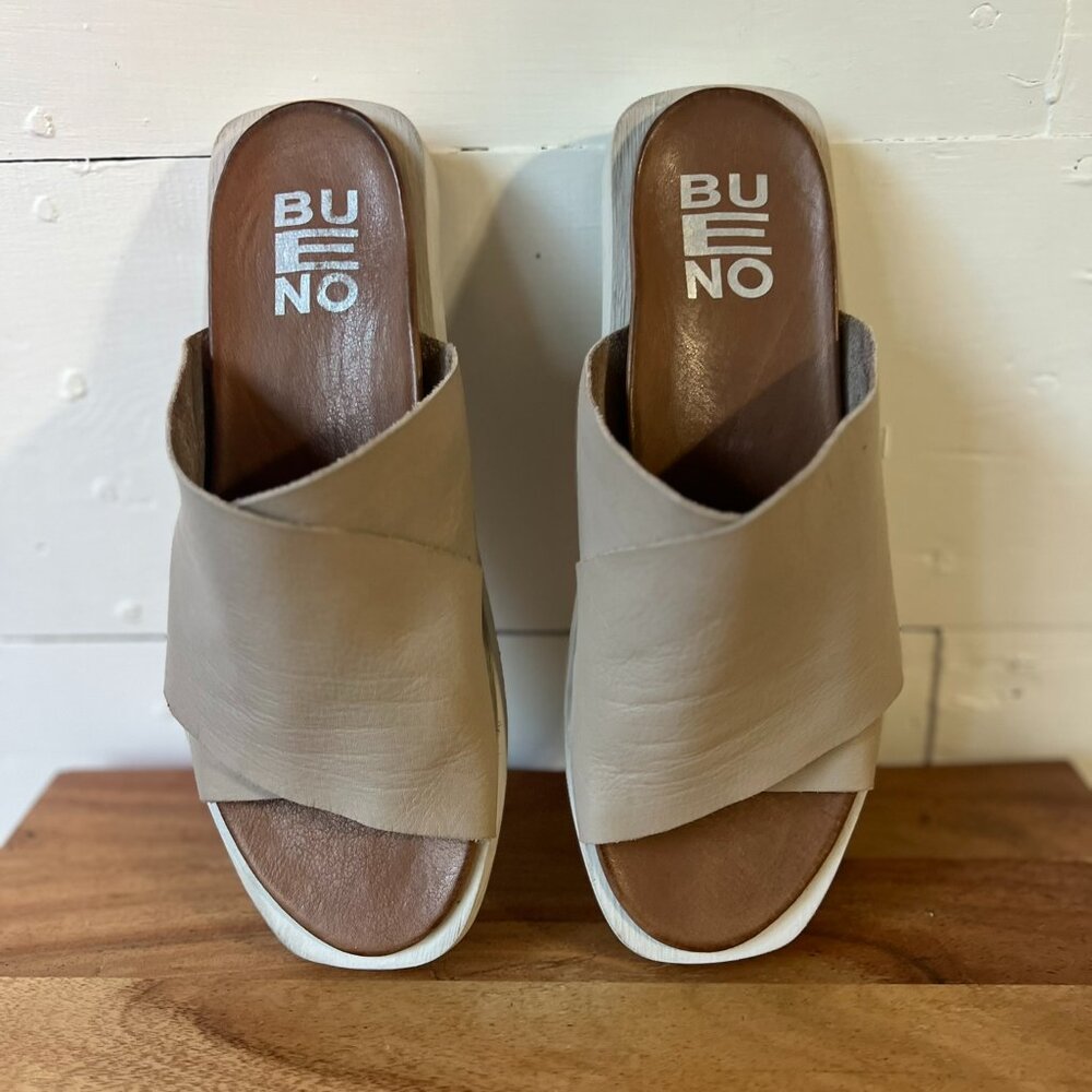 Women's Bueno Leather Sandals EUC